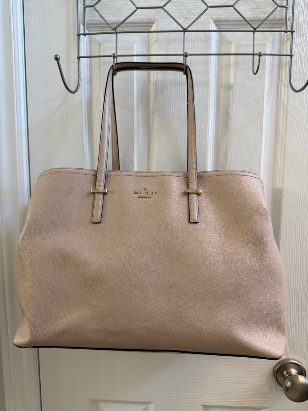 Kate Spade Leather Shoulder Tote with Gold-Tone Hardware (beige/blush pink)